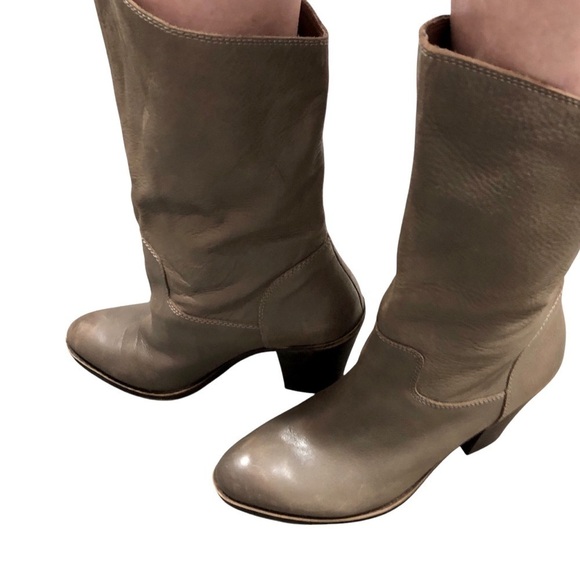 Lucky Brand Embrleigh Slouch Boot Sz 8.5 Leather Beige Heeled Western Boho Chic - Picture 1 of 11